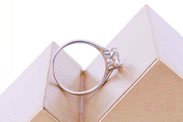 戴了3年的钻石戒指在回收店能卖多少钱？